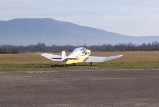 Primer avión en Morestel 